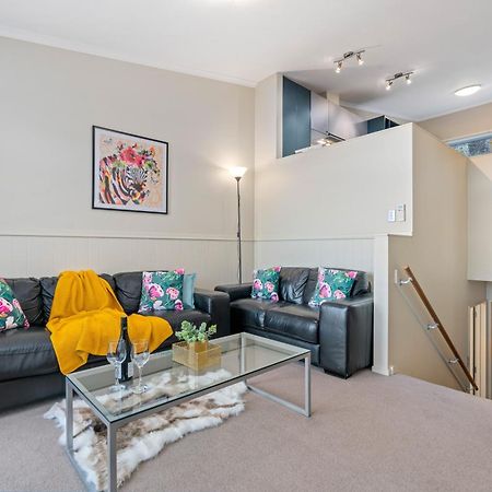 2-Bedroom Apartment With Lake & Mountain View - Beechwood Queenstown Exteriör bild