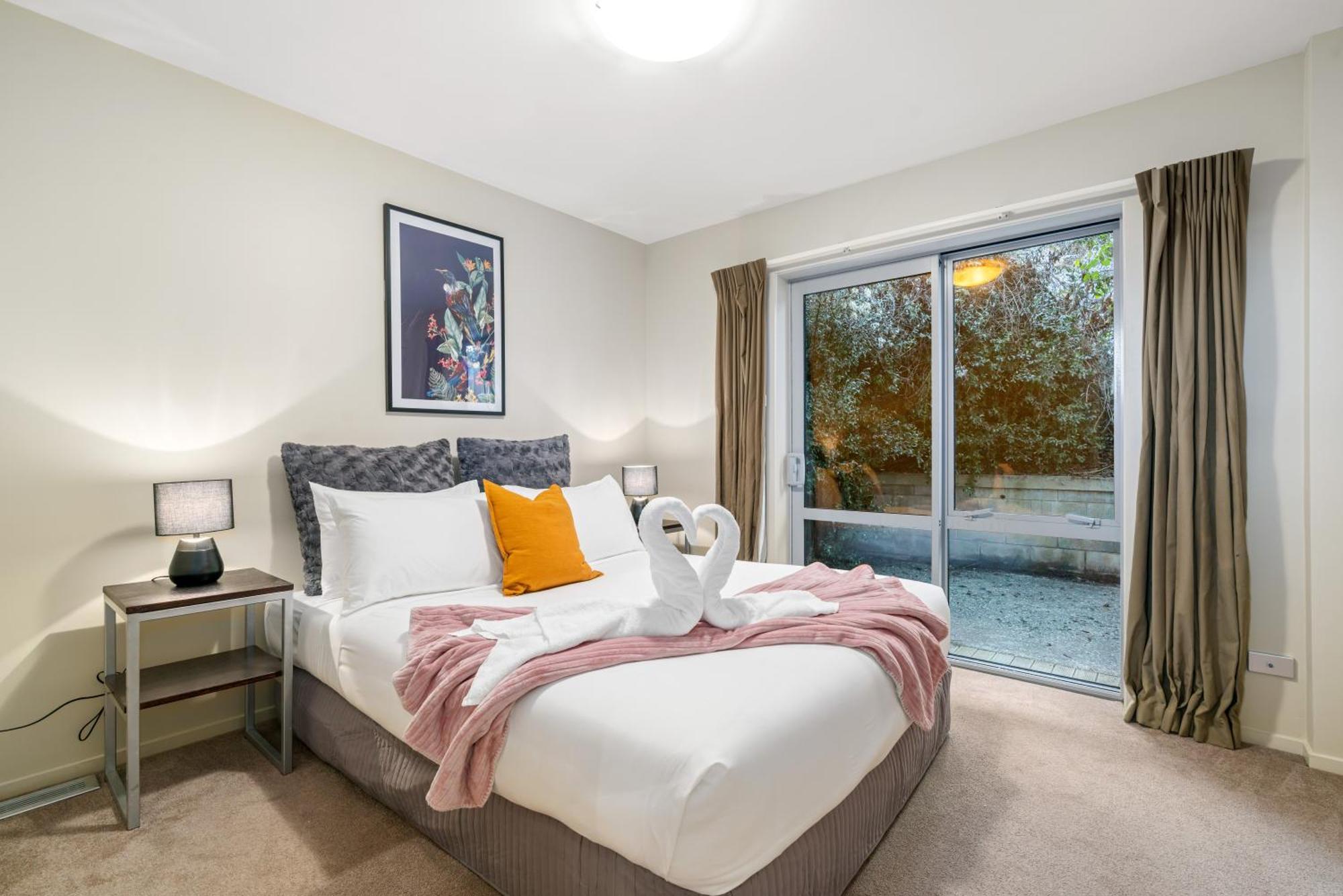 2-Bedroom Apartment With Lake & Mountain View - Beechwood Queenstown Exteriör bild
